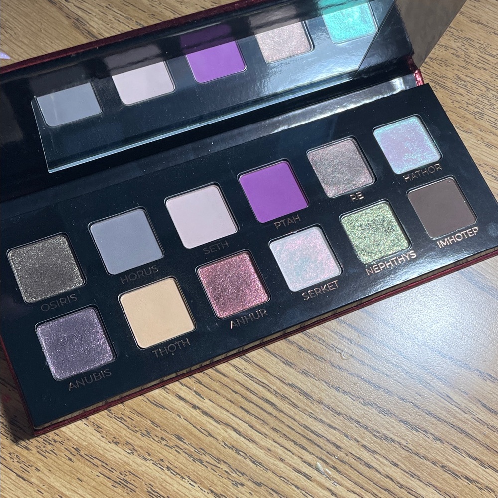 Adept Amunet eyeshadow palette